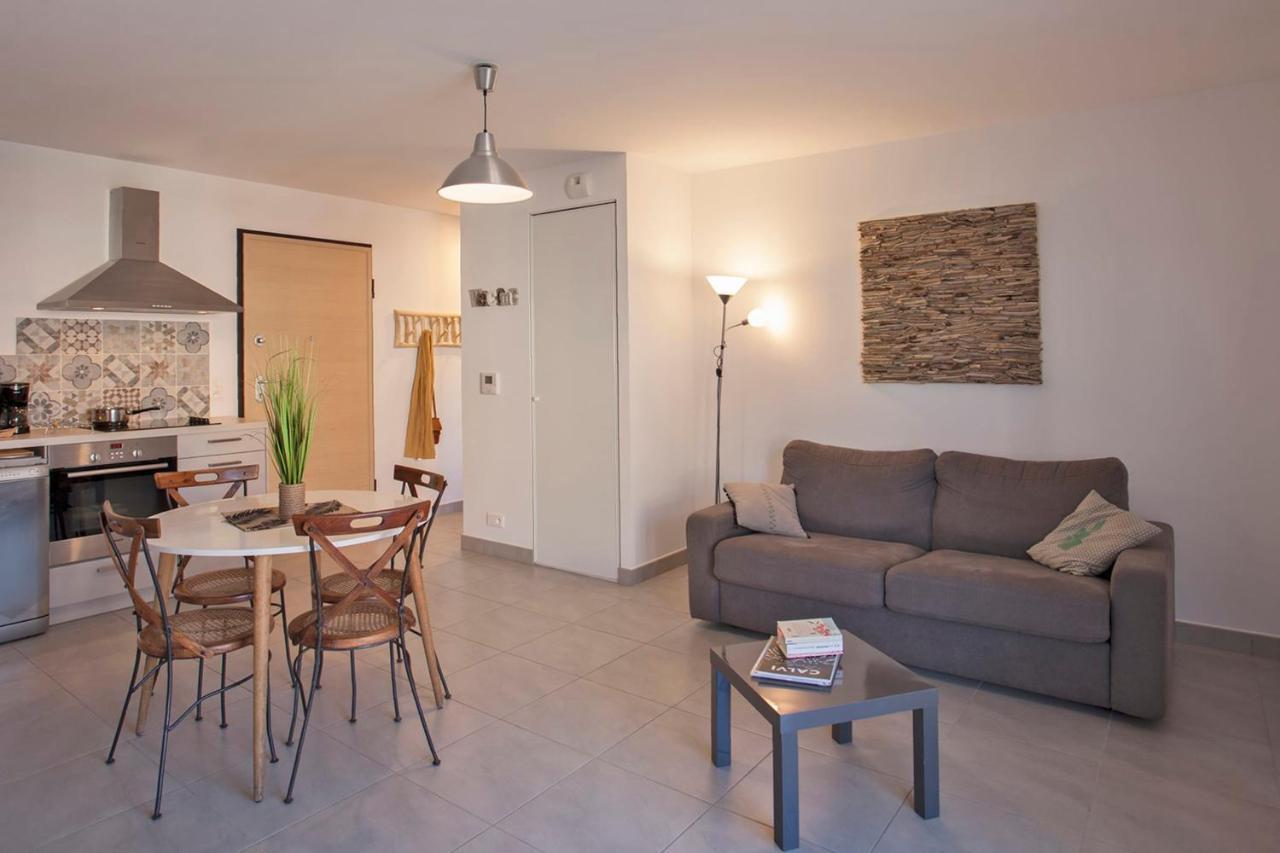 L'Orangeraie Calvi Centre A 300M De La Plage Et Du Port Parking Prive Екстериор снимка